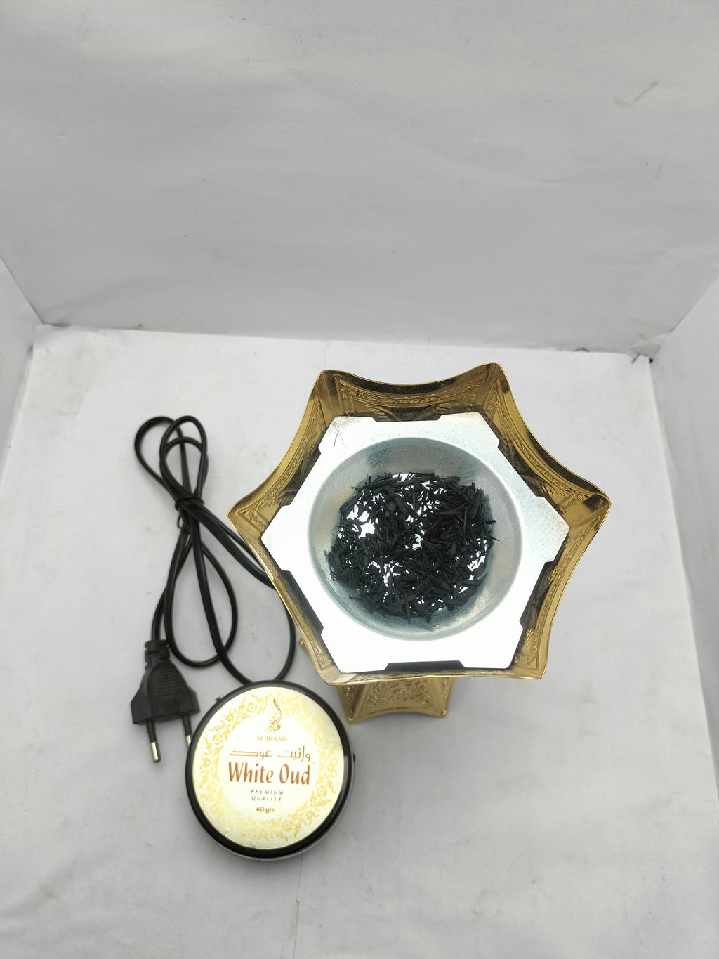 AL WAHIDI White Oud Bakhoor with Electric Bakhore Dan