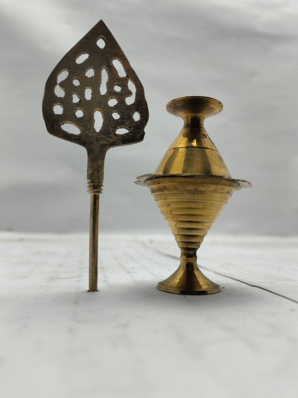 Premium Brass Surmedani – Traditional Kohl Holder | AL WAHIDI